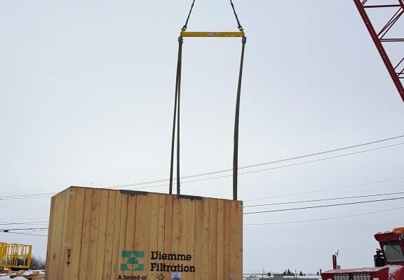 Diemme Filtration container unit lifted onsite at aluminium refinery